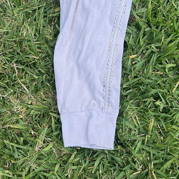 Monrow Sweats - Cream Colored Size Large with Pockets - Excellent Condition - Picture 4 of 5